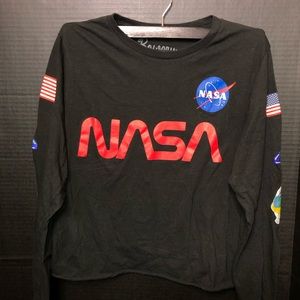 Cropped Black Nasa Long Sleeve Shirt